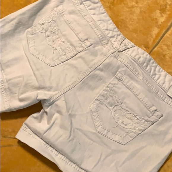 White maurices shorts - Picture 4 of 4